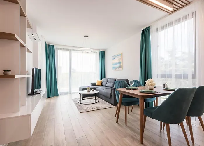 Designer 300m From The I Azur Panorama *