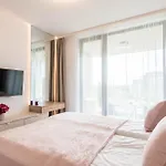 Designer 300m From The I Azur Panorama *