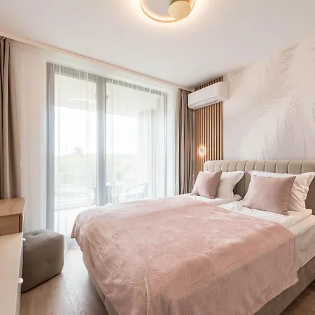 Apartment Designer 300m From The I Azur Panorama Saints Constantine and Helena