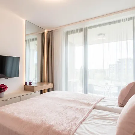 Designer 300m From The I Azur Panorama *