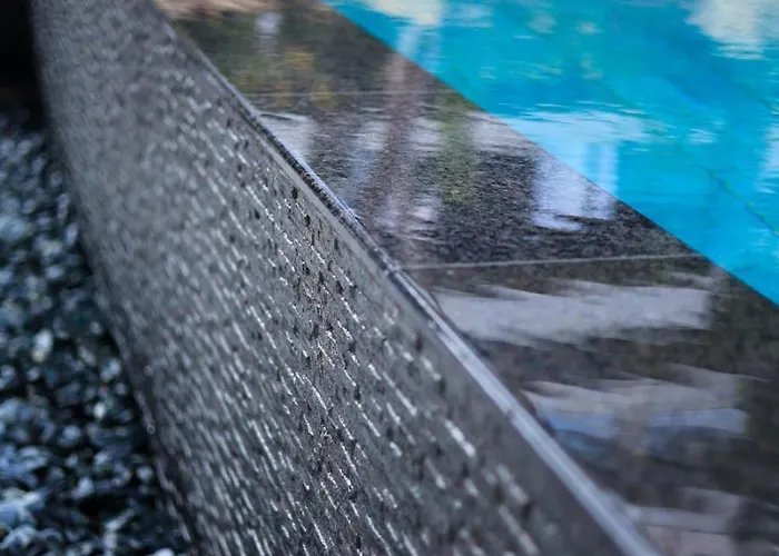 Designer 300m From The I Azur Panorama سينتس قسطنطين وهيلينا